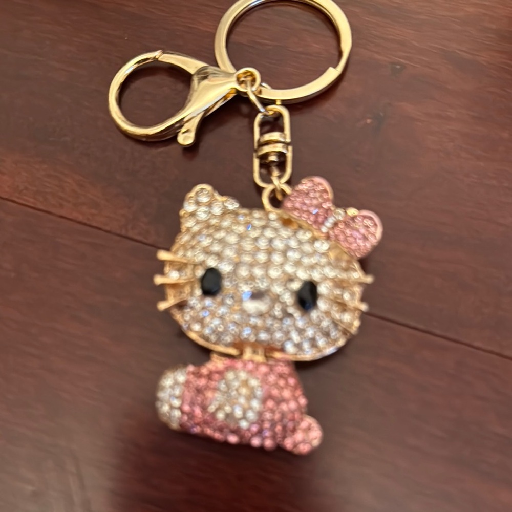Hello Kitty Crystal Keychains - Picture 5 of 5